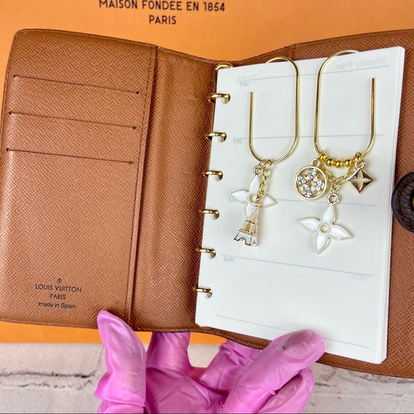 Louis Vuitton PM Size Planner Agenda with paper clips - Picture 7 of 14